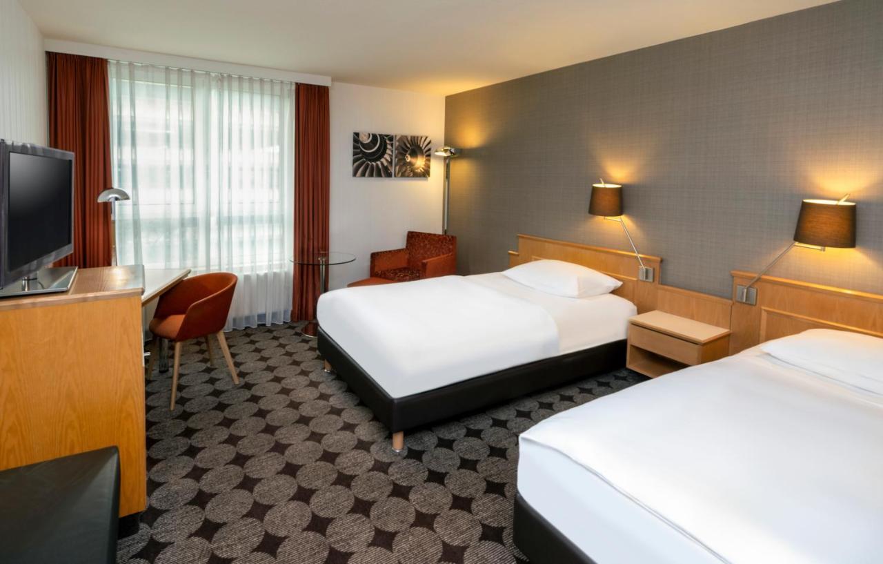 Moevenpick Hotel Nuernberg Airport Bagian luar foto