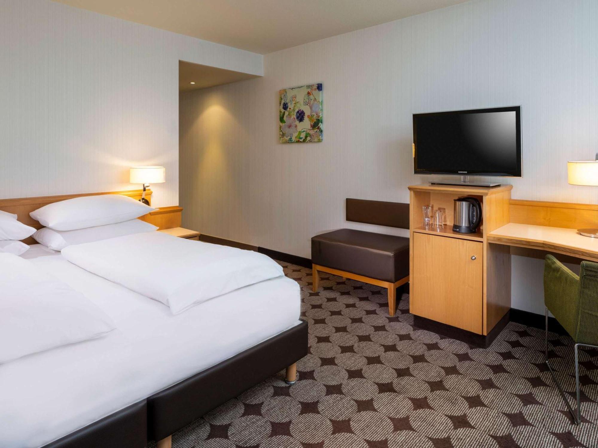 Moevenpick Hotel Nuernberg Airport Bagian luar foto