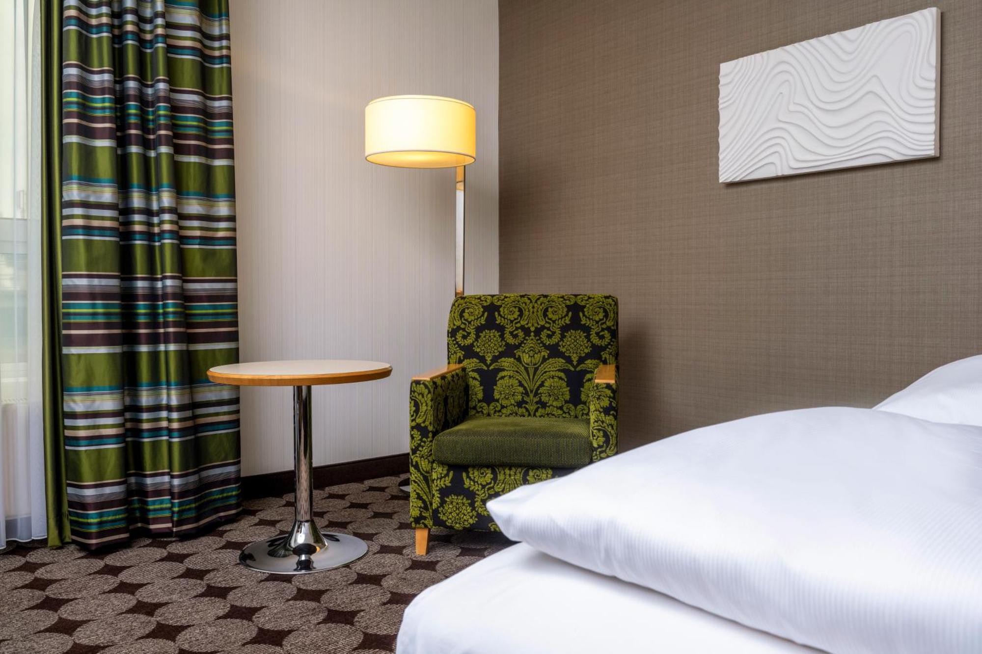 Moevenpick Hotel Nuernberg Airport Ruang foto
