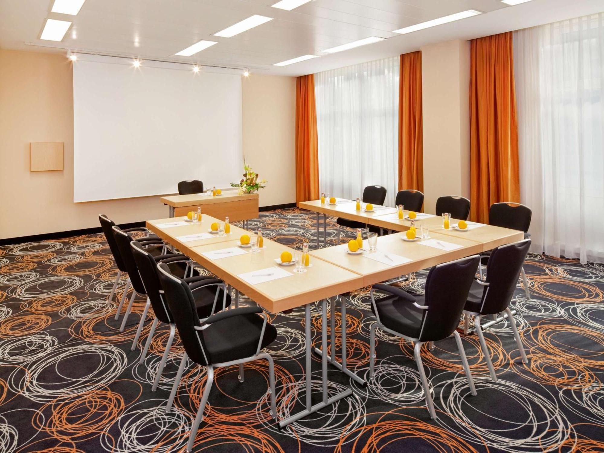 Moevenpick Hotel Nuernberg Airport Bagian luar foto
